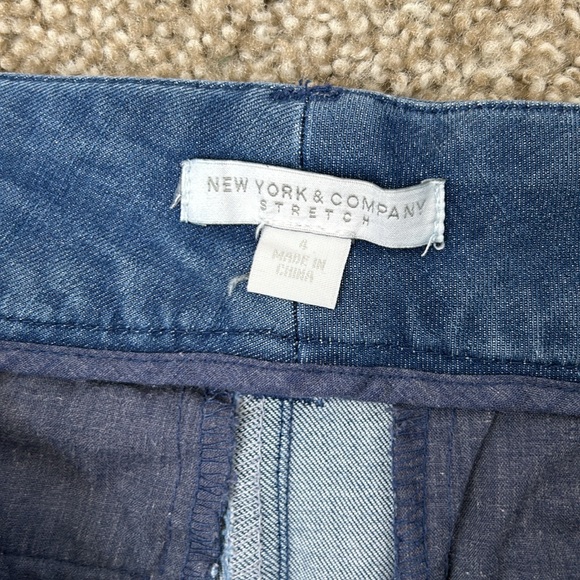 New York & Company stretch shorts - Picture 2 of 3